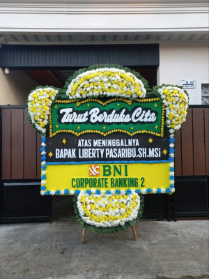 Papan Bunga Duka di Muara Pahu