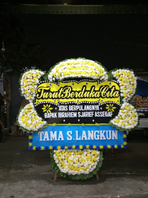 Papan Bunga Duka di Muara Pahu